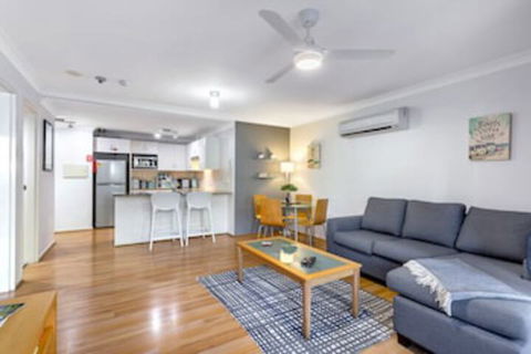 Shoal Bay Beach Apartments, 6/2 Shoal Bay Road - Perths Hotel 0