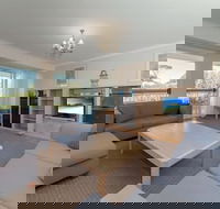 Albacore Unit 4 12 Ondine Close - Perths Hotel