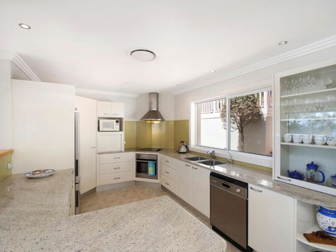 Ocean Breeze 41 Kurrawyba Avenue Terrigal - Perths Hotel 5