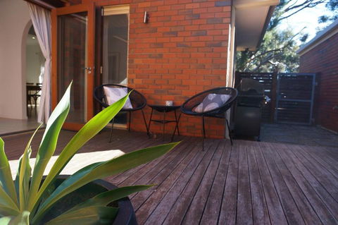 Tussock Sands - Perths Hotel 5