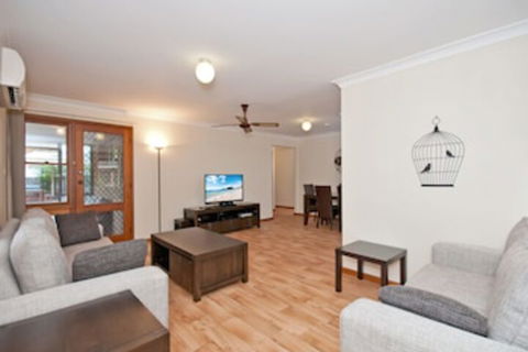 Skippers Rest 27 Government Road - Perths Hotel 0