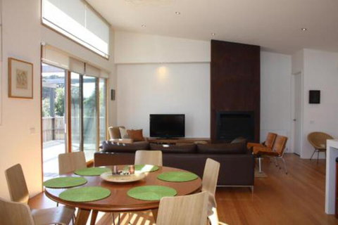 Swan Sea - Perths Hotel 3