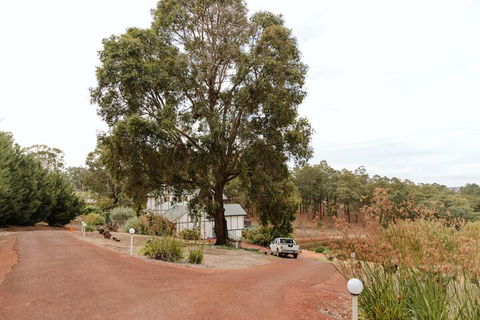 Nannup Hideaway - Perths Hotel 1