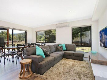 Alpine Knights Stylish Luxury - Perths Hotel 1