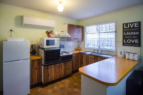 Manilla Cottage - Manilla NSW - Perths Hotel 6