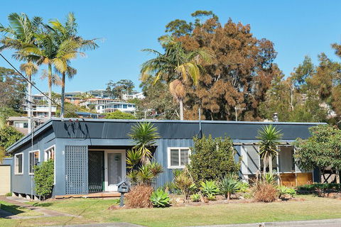 Sandy Point Road 9 Sea Urchin - Perths Hotel 2