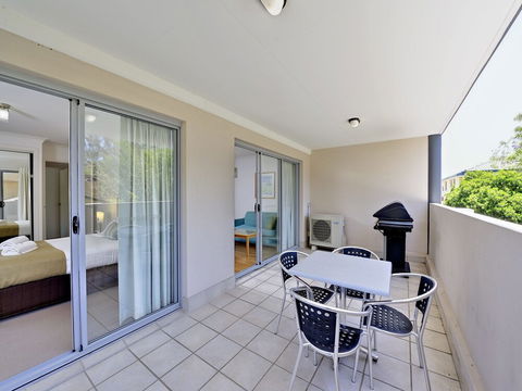 Shoal Bay Beachclub Level 1 Beachclub Unit 10 - Perths Hotel 6