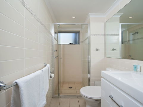 Shoal Bay Beachclub Level 1 Beachclub Unit 10 - Perths Hotel 4