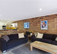 2 / 14 Kurrawa Close - Perths Hotel