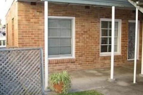 Shoalhaven, Unit 4/53 Shoal Bay Road - Perths Hotel 1