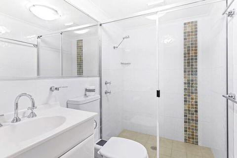 Grevillia, Bay Parklands, Unit 38/2 Gowrie Avenue - Perths Hotel 6