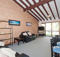 Bay Parklands 6/2 Gowrie Avenue - Perths Hotel