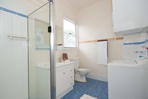 Harrys House 19 Achilles Street - Perths Hotel 1