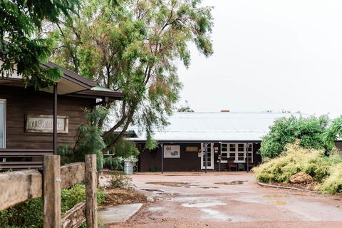 Saltbush Retreat - Perths Hotel 4