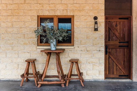 Saltbush Retreat - Perths Hotel 5