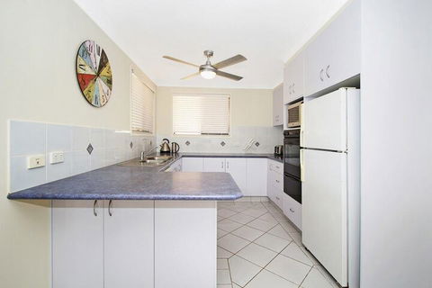 KINGSCLIFF HOLIDAY HOME On The HILL SYDS VIEW - Perths Hotel 5