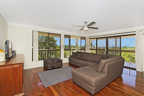 KINGSCLIFF HOLIDAY HOME On The HILL SYDS VIEW - Perths Hotel 4