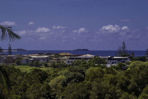 KINGSCLIFF HOLIDAY HOME On The HILL SYDS VIEW - Perths Hotel 2