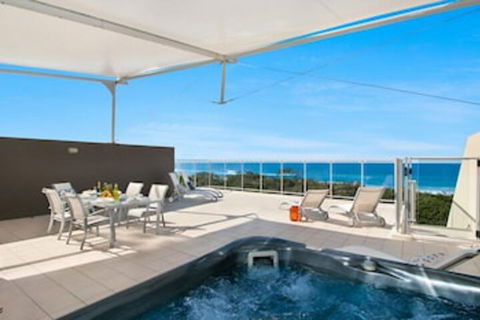 LUXURY BALE PENTHOUSE & JACUZZI SPA 1328 NORTH CULTURE - Perths Hotel 0