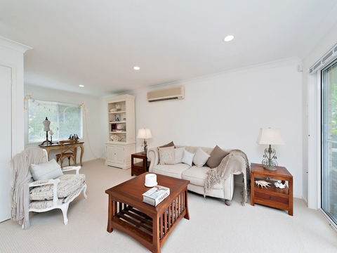 Rocky Point Road Fantasea 3 75 - Perths Hotel 3