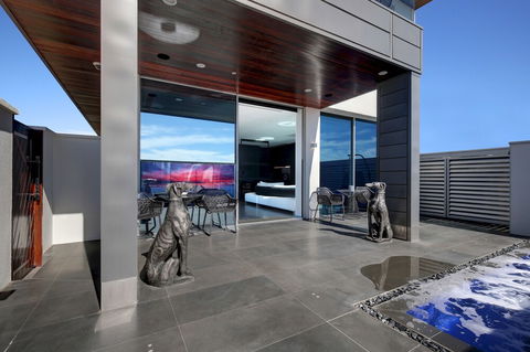 Luxe Haus - Perths Hotel 4