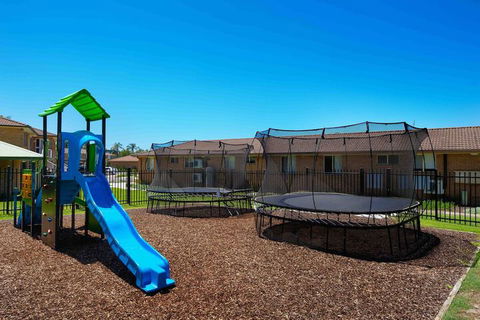 Seaside Holiday Resort Fingal Bay - Perths Hotel 1