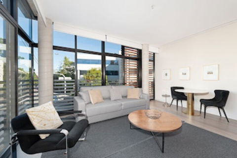 Uber Chic Newtown Designer Pad H392 - Perths Hotel 0