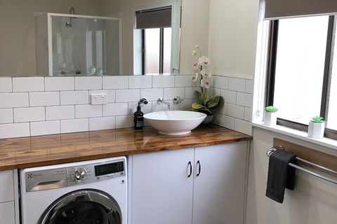 3ree Spacious & Charming Apartment - Perths Hotel 3