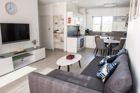 Manly 2 Stay Holiday Apartments - Perths Hotel 3