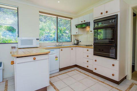 Lentara St 12 - Fingal Bay - Perths Hotel 2