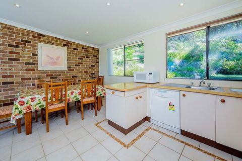 Lentara St 12 - Fingal Bay - Perths Hotel 3