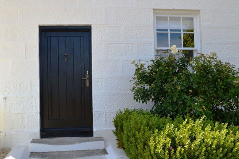 Lythgo's Row Colonial Cottages - Perths Hotel 1