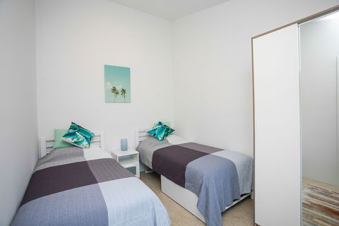 Scarborough Seaside Apartment 217 - Perths Hotel 1