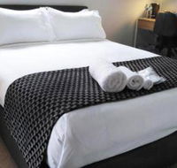 Lakeside Retreat  Business - Perths Hotel