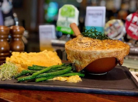 The Bowral Hotel - Perths Hotel 5