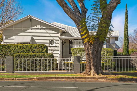 Frangipani House - Perths Hotel 1