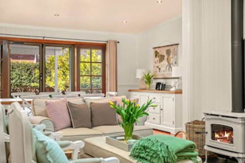 Frangipani House - Perths Hotel 0