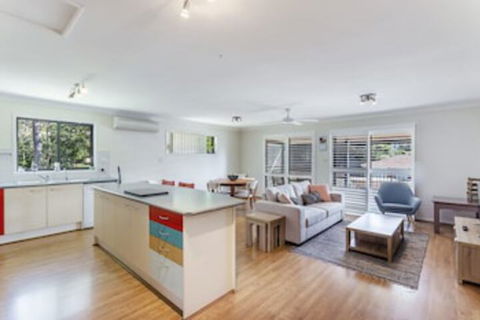 Navala Avenue 6 - Perths Hotel 0