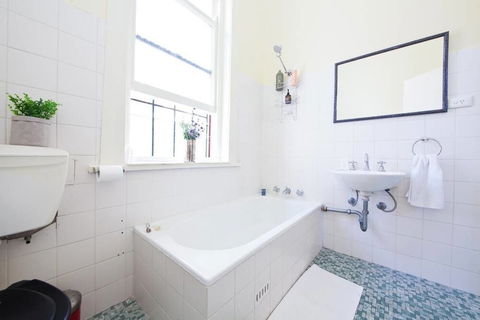 WB319 Chatswood Charmer Roomy 3 Bed Apartment - Perths Hotel 5
