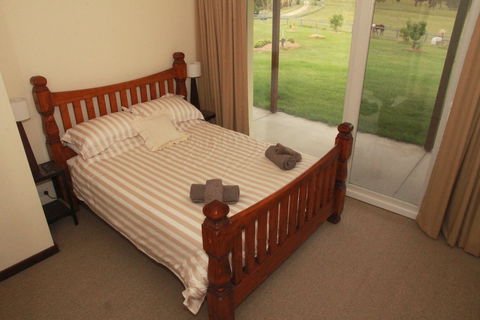 Donegal Farmstay - Perths Hotel 5