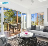 Avalon Tree House - Perths Hotel