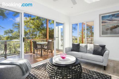 Avalon Tree House - Perths Hotel 0