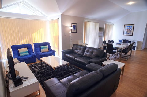 Golf And Beach Retreat - Perths Hotel 4