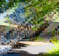 Highway 1 Caravan and Tourist Park - Perths Hotel