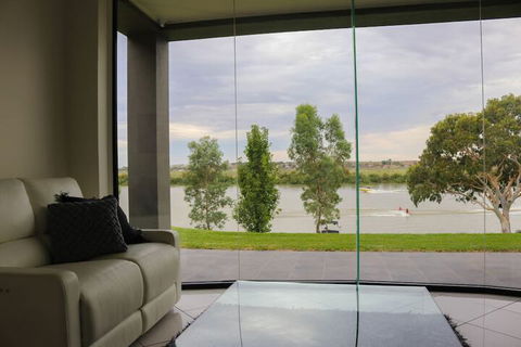 River Devine Murray Bridge - Perths Hotel 4