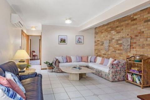 Life's A Beach At Shoal Bay - Perths Hotel 6