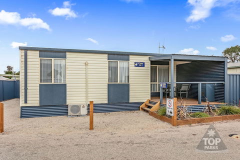Lake Boga Caravan Park - Perths Hotel 1