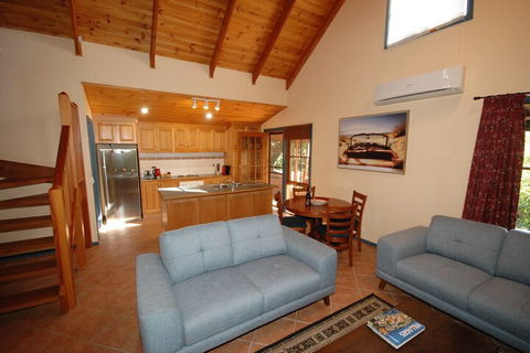 Garden Cottage Beechworth - Perths Hotel 6