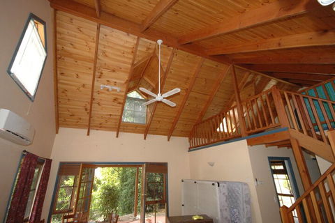 Garden Cottage Beechworth - Perths Hotel 1