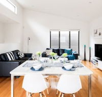Centrepoint Units Ivanhoe - Perths Hotel